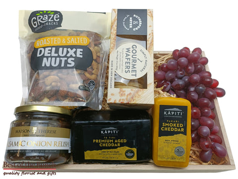 New Zealand premium gourmet cheese board firm aged cheddar & firm smoked cheddar cheeses sharing platter gift boxes, gift baskets and gift hampers delivered Wellington same day delivery. Cheese board firm aged cheddar & firm smoked cheddar cheeses delivered same day in Wellington and New Zealand delivered order online