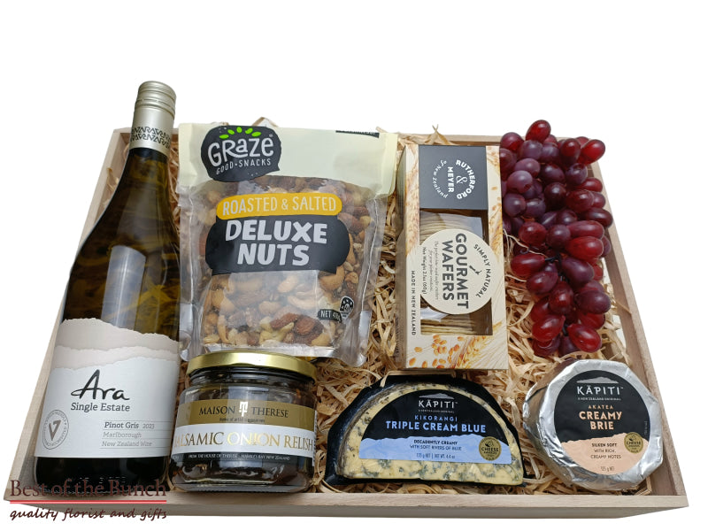 New Zealand premium gourmet cheese board soft creamy brie & triple cream blue cheeses and wine gift boxes, gift baskets and gift hampers delivered Wellington same day delivery. Cheese board soft creamy brie & triple cream blue cheeses and wine same day delivery Wellington New Zealand order online